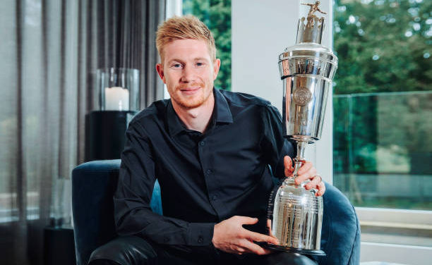 De Bruyne wins PFA Player of the Year award again